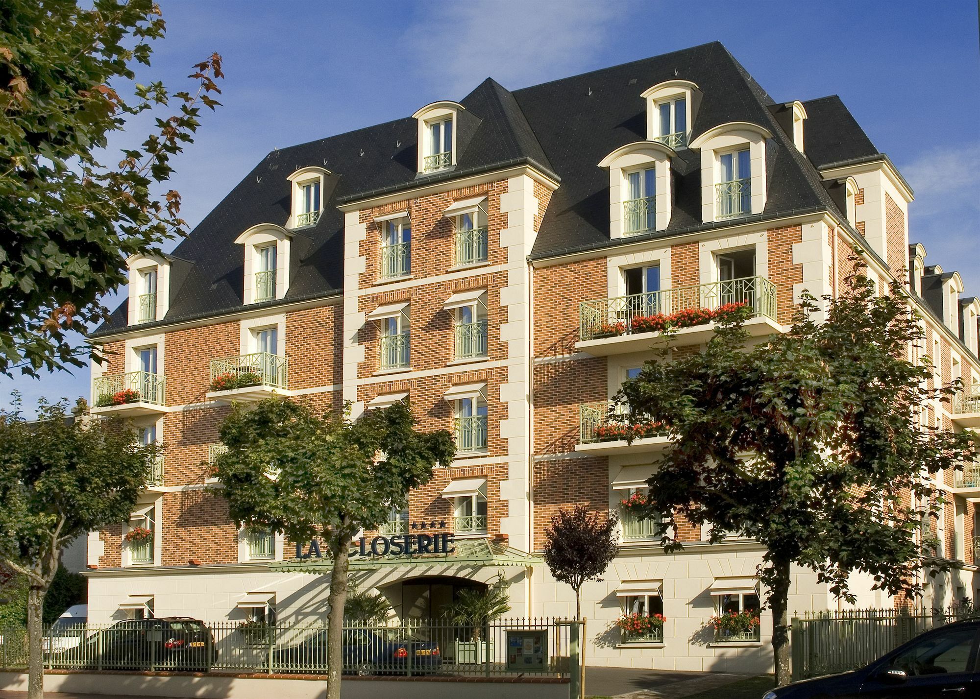Aparthotel La Closerie & 4*